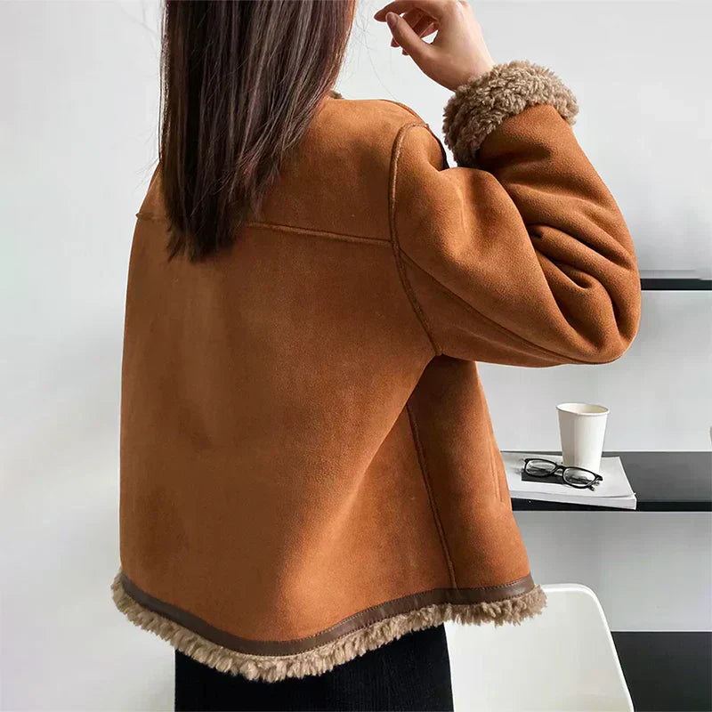 Lovaé™ | Stilfuld Jakke med Sherpa-for